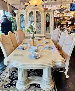 Michael Amini Monte Carlo Snow Dining Set