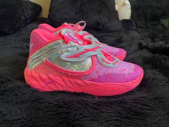 PUMA MB.05 WORLD TOUR SHOES (7 1/2 and 11)