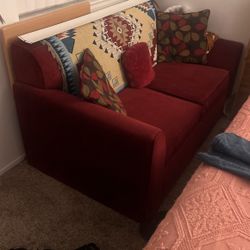 Love Seat Couch/pull Out Bed