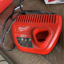 Milwaukee M12 Charger