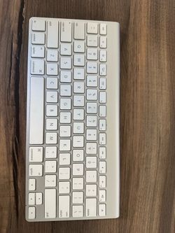 Apple Keyboard