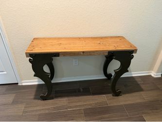 Antique/vintage entry table