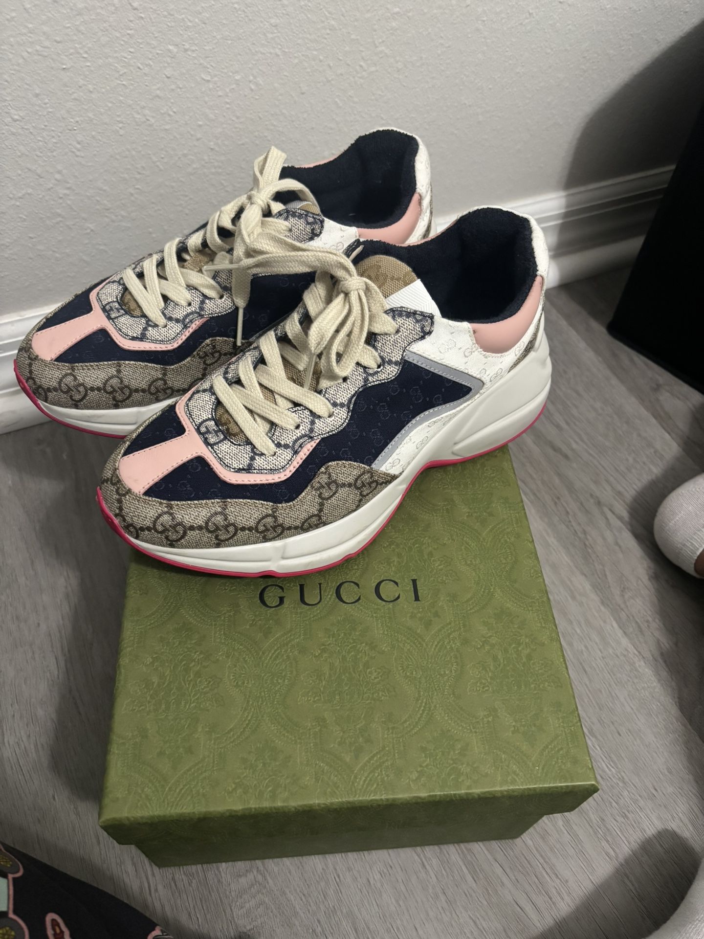 Gucci Women Sneakers