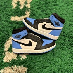 UNC Toe Jordan 1