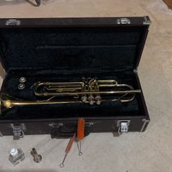Yamaha Trumpet With Case