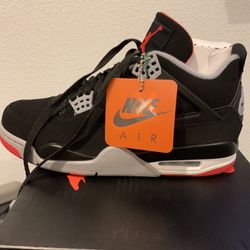 Air Jordan 4 Bred