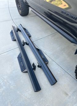 RAM1500  Truck Side Steps