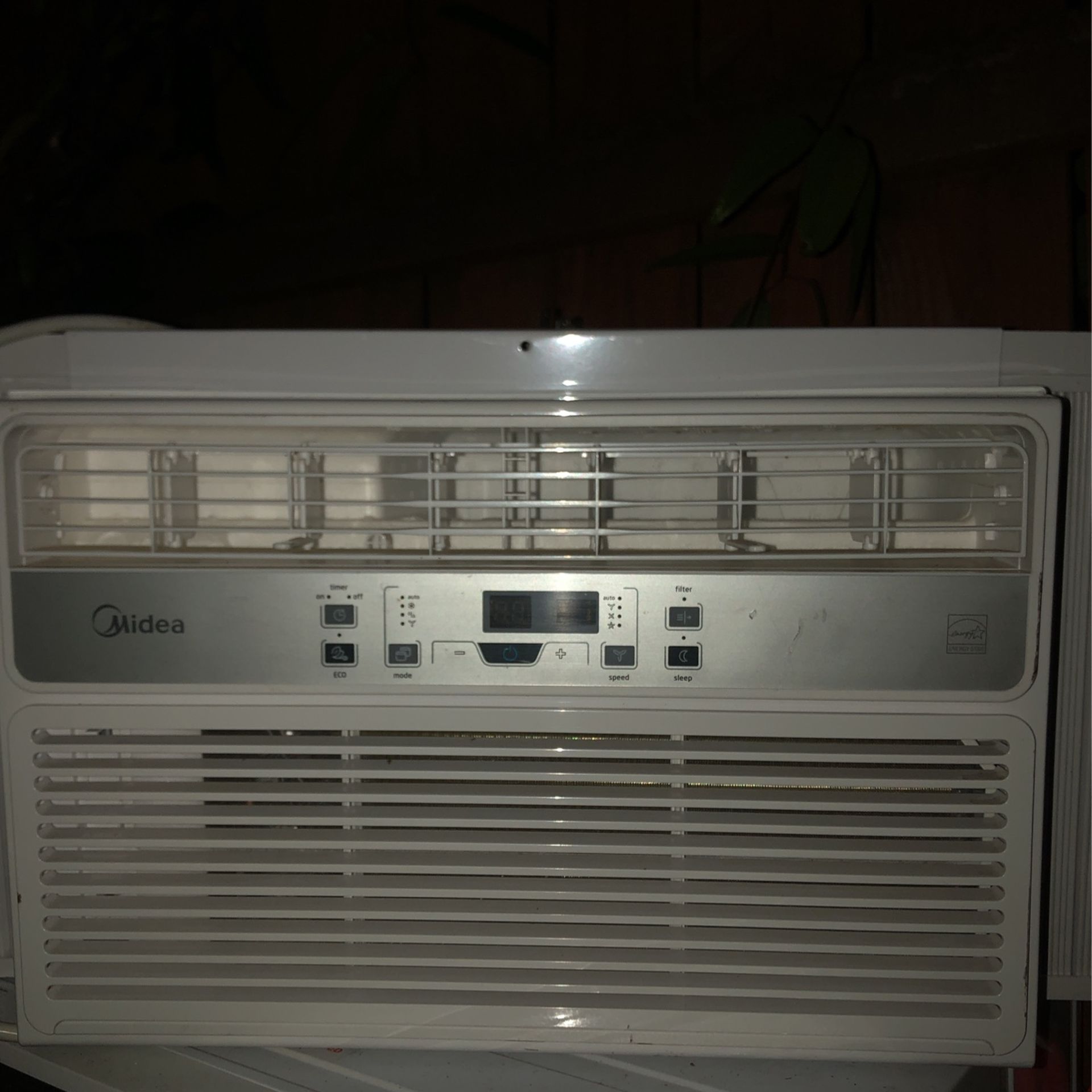 MIDEA 6000 BTU PORTABLE AIR CONDITIONER WINDOW UNIT