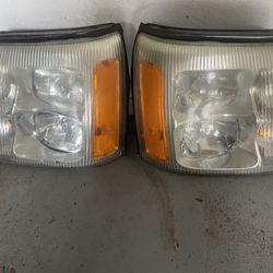Cadillac Escalade Headlights 04/06