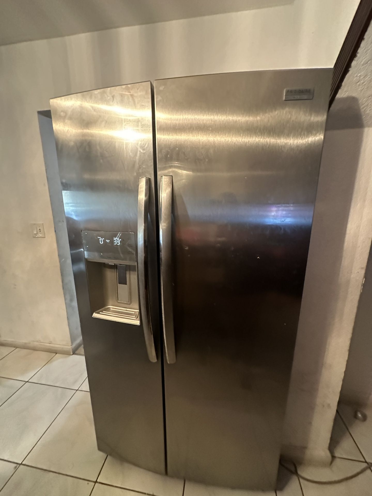 Frigidaire Fridge