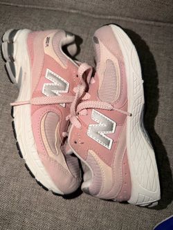 New Balance 2002R Pink Sneakers