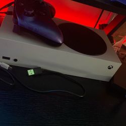 Xbox Series S 120hz And It Runs Good I Don’t Use It I Work A Lot I Don’t Got Time For It 