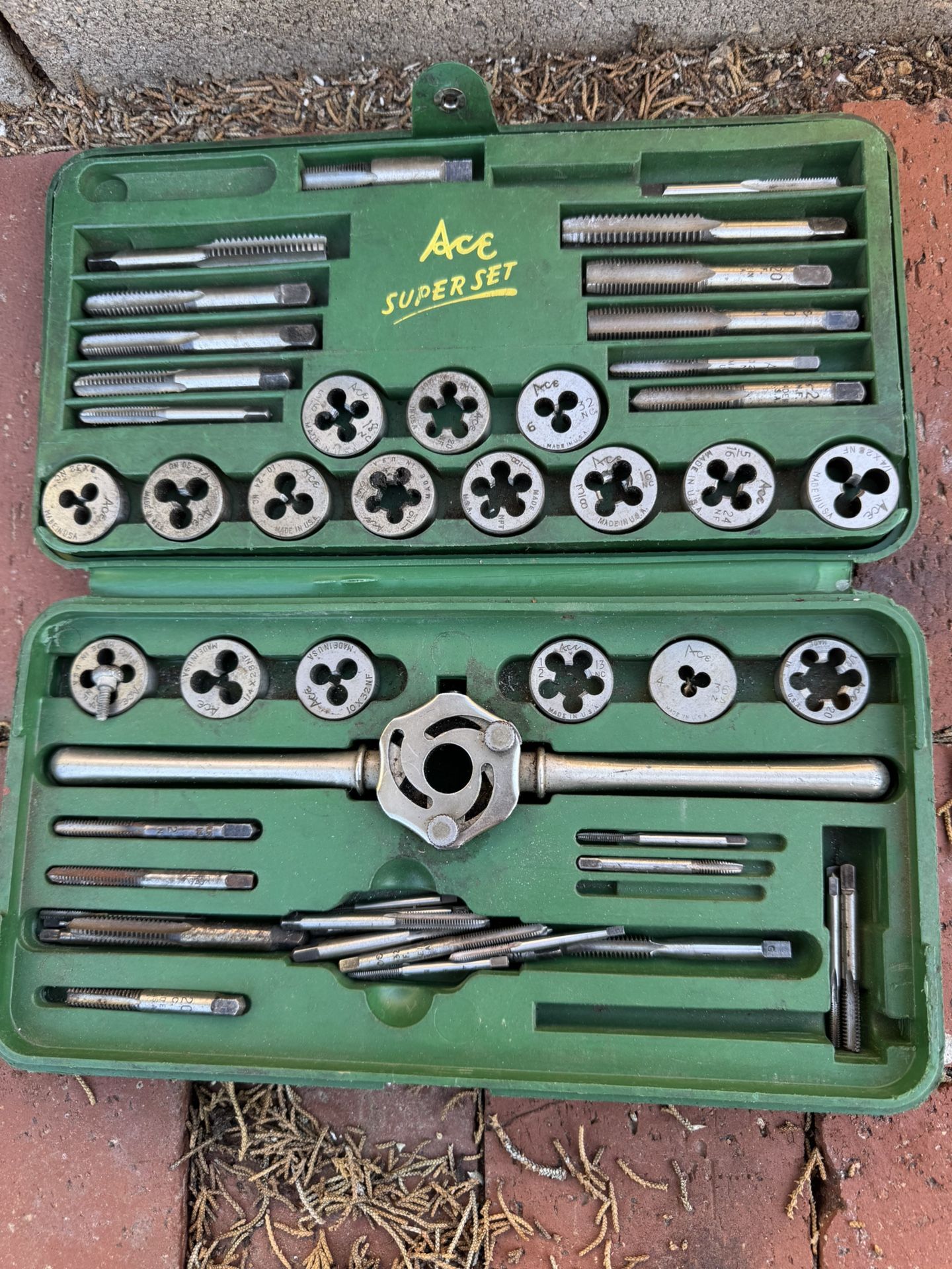 Vintage Ace Superset Taps And Dies #614