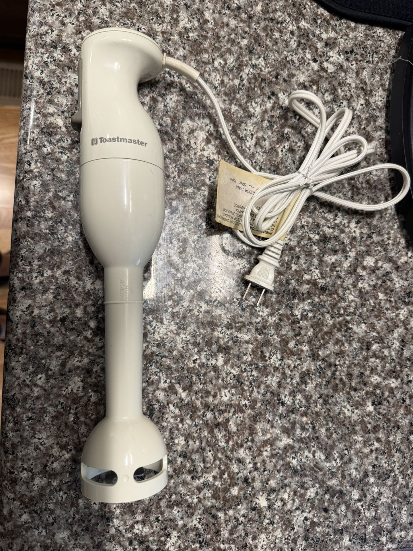 TOASTMASTER HAND MIXER/BLENDER