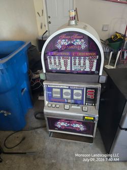 4 Diamonds slot machine