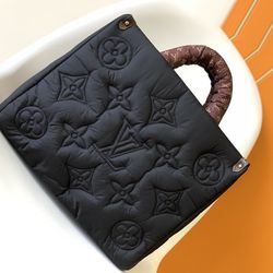 Twist MM Epi Leather Bag(Black)-NEW 