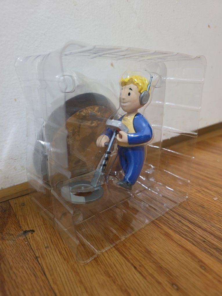 Fallout Lootcrate Fortune Finder Perk Standee