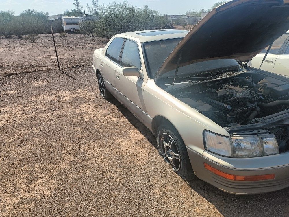 1992 Lexus LS 400