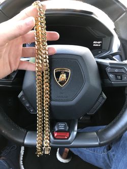New 14 k yellow gold Cuban chain necklace