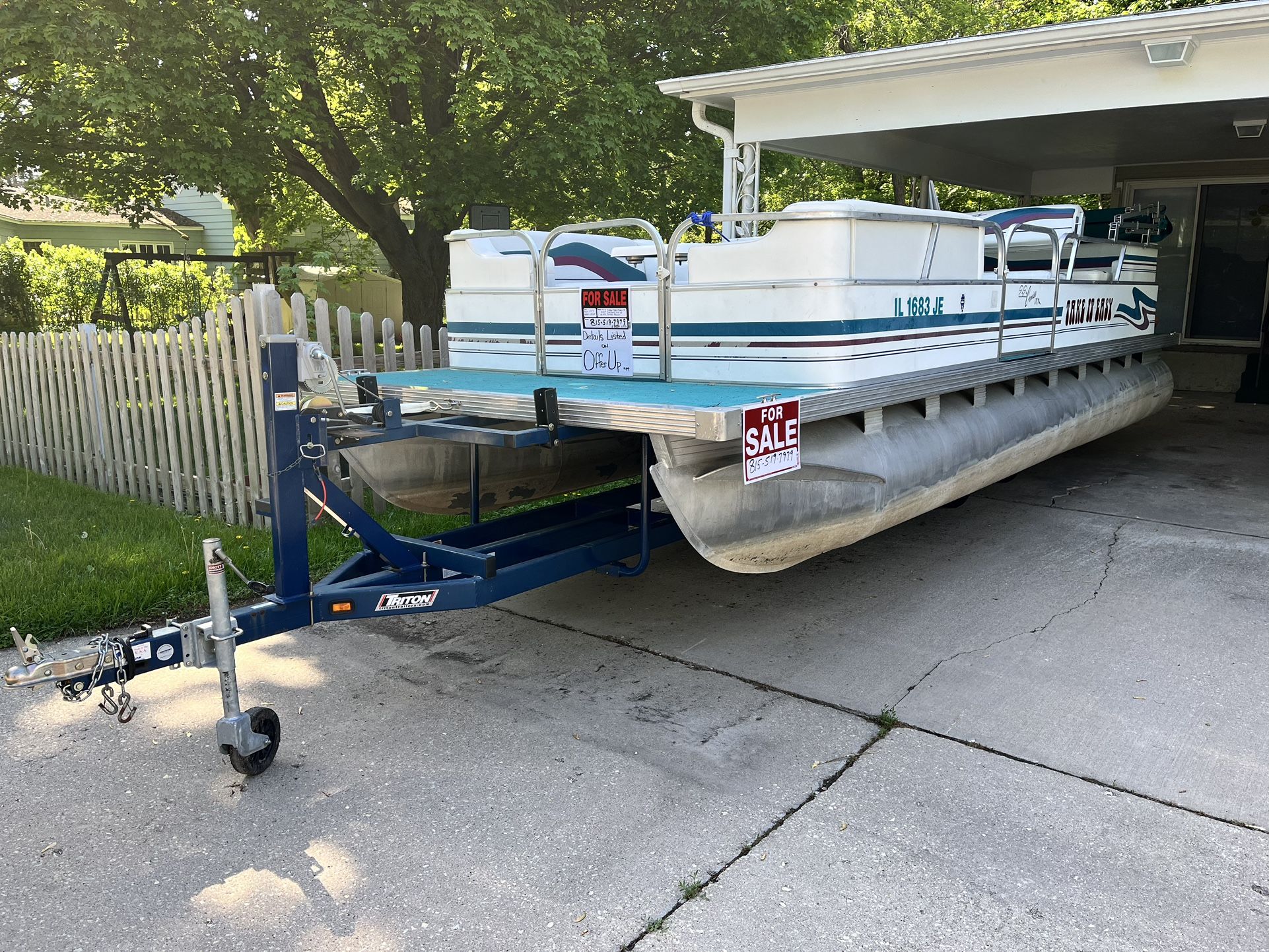 22 ft Fisher Pontoon Boat