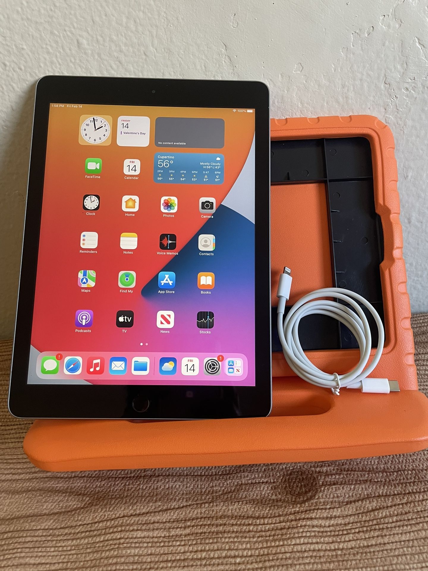 Apple iPad Air 2 32GB with Kids Case And Cable