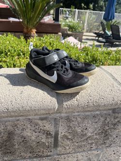 Boys Nikes 