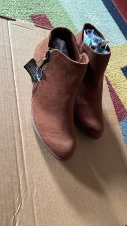 Size 8.5 M  / AZ GALEN Ultra -Soft Foam Ladies Upper Boot/Shoes ~New~
