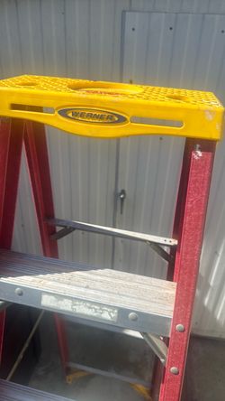 Werner 6’ Fiberglass Step Ladder