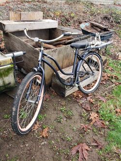 Girls Beach Cruiser Needs Fixing. Tires Hold Air $20