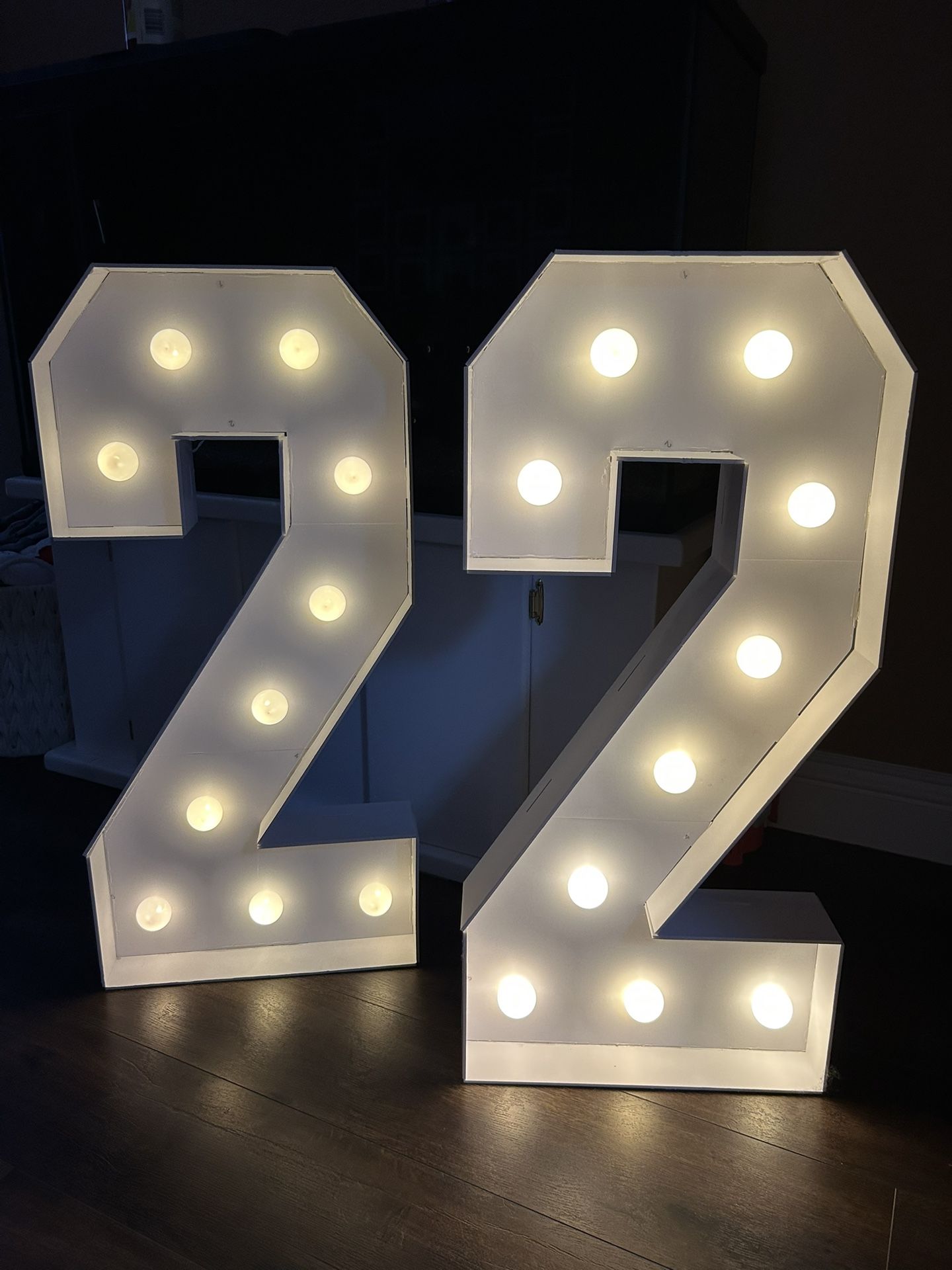Marquee Number #22 Or 2