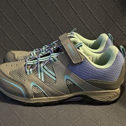 Merrell kids Size 7 youth shoes
