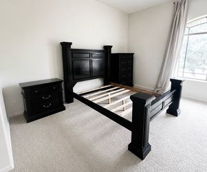 Bedroom set