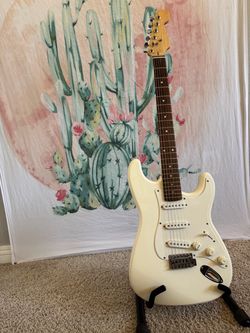 Stratocaster-Style Electric Guitar Cream White