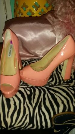 Steve Madden peach high heels