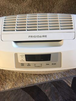 PURIFICADOR DE AIRE  SIRVE TAMBIÉN PARA SACAR LA HUMEDAD  QUE SE ACUMULA EN LAS CASAS .