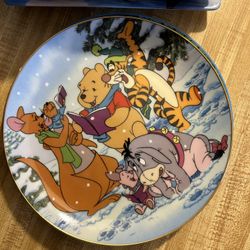 Winnie The Pooh , Bugs Bunny And Wizard Of Oz Collection Plates