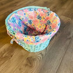 Wicker basket with floral removable insert