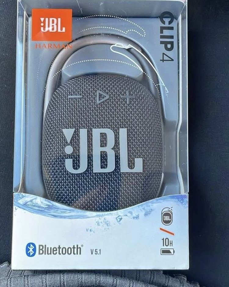JBL Clip 4