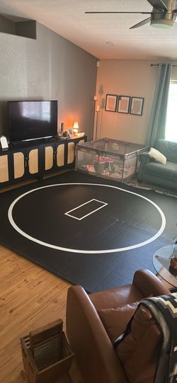 Wrestling mat