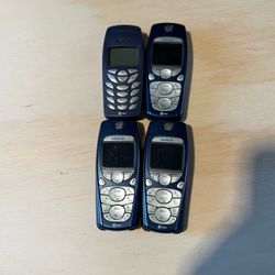Lot Of 4 Vintage Nokia Cell Phones Model:1290/3595 UNTESTED No Charges Read Info