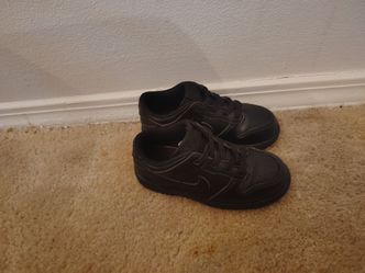 Nike Kids Low-Top Black Sneakers