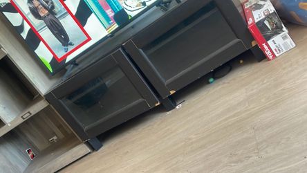 📺 TV Stand — FREE