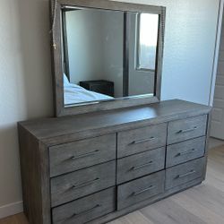 Dresser W/ Mirror