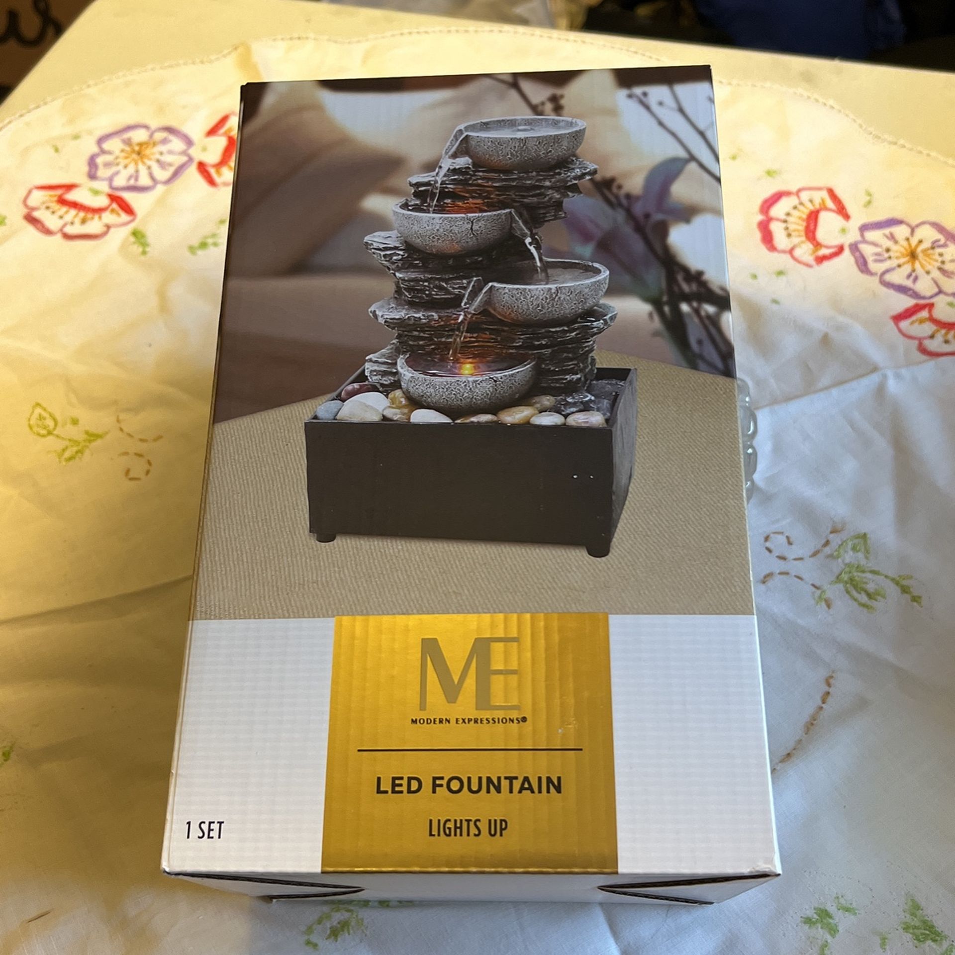 β²οΈ Brand New- Table Top/desk Top Fountain With LED Light π