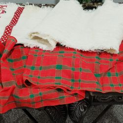 Christmas Table Runners $5 for BOTH Ill