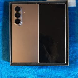 Locked Samsung Galaxy Z Fold