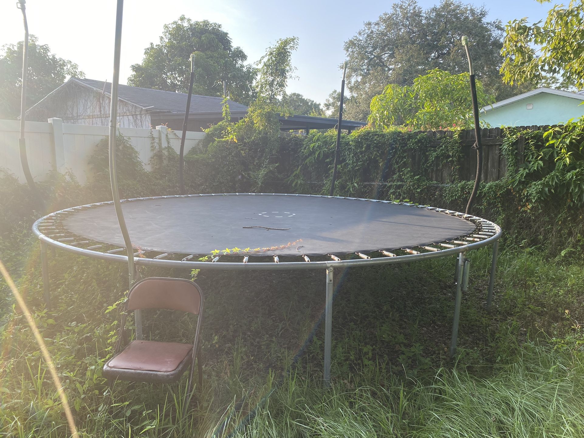 Free trampoline 