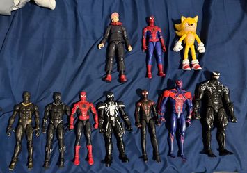 Action figure lot