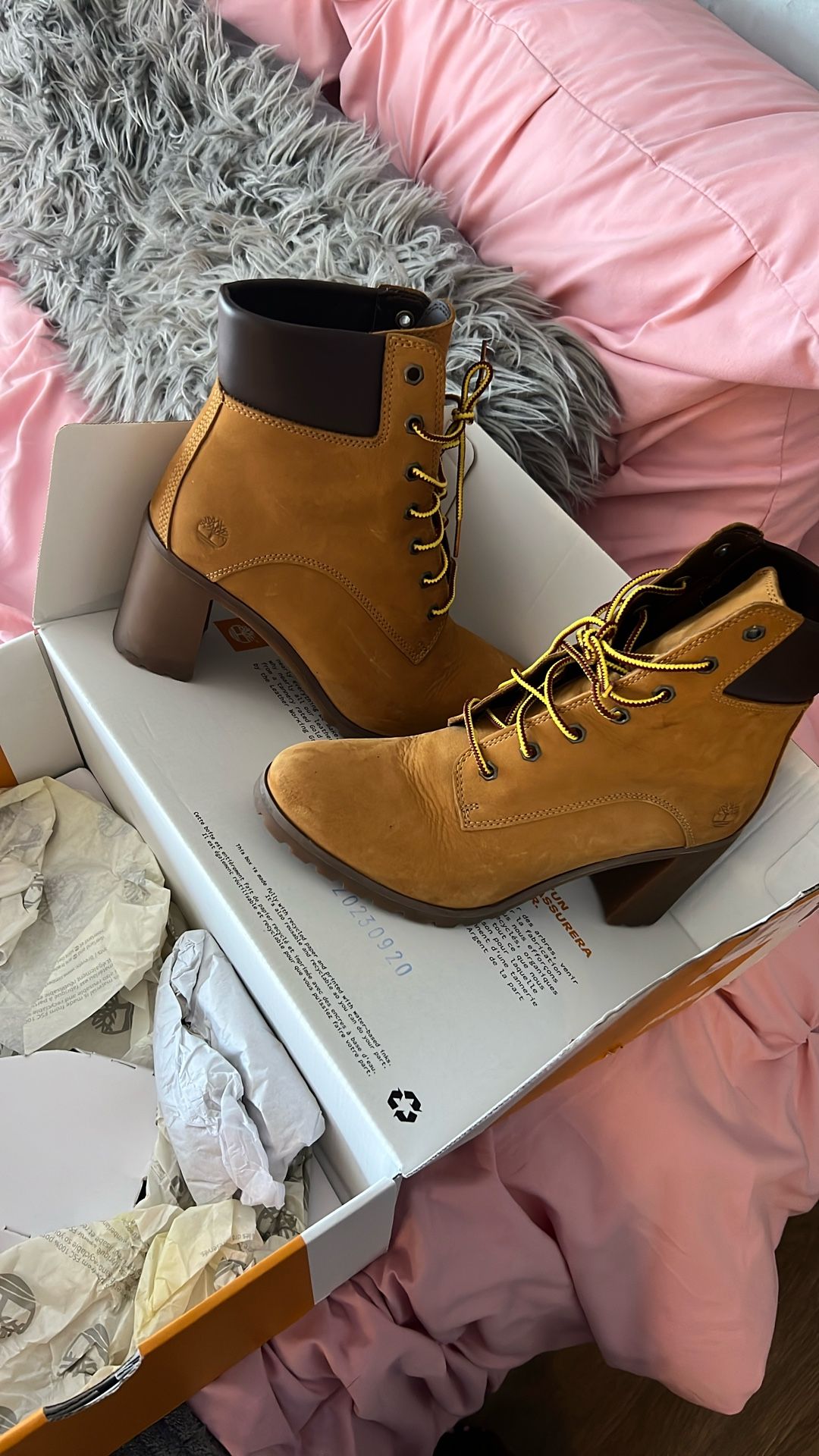 Timberland Heel Boots Size 9 womens