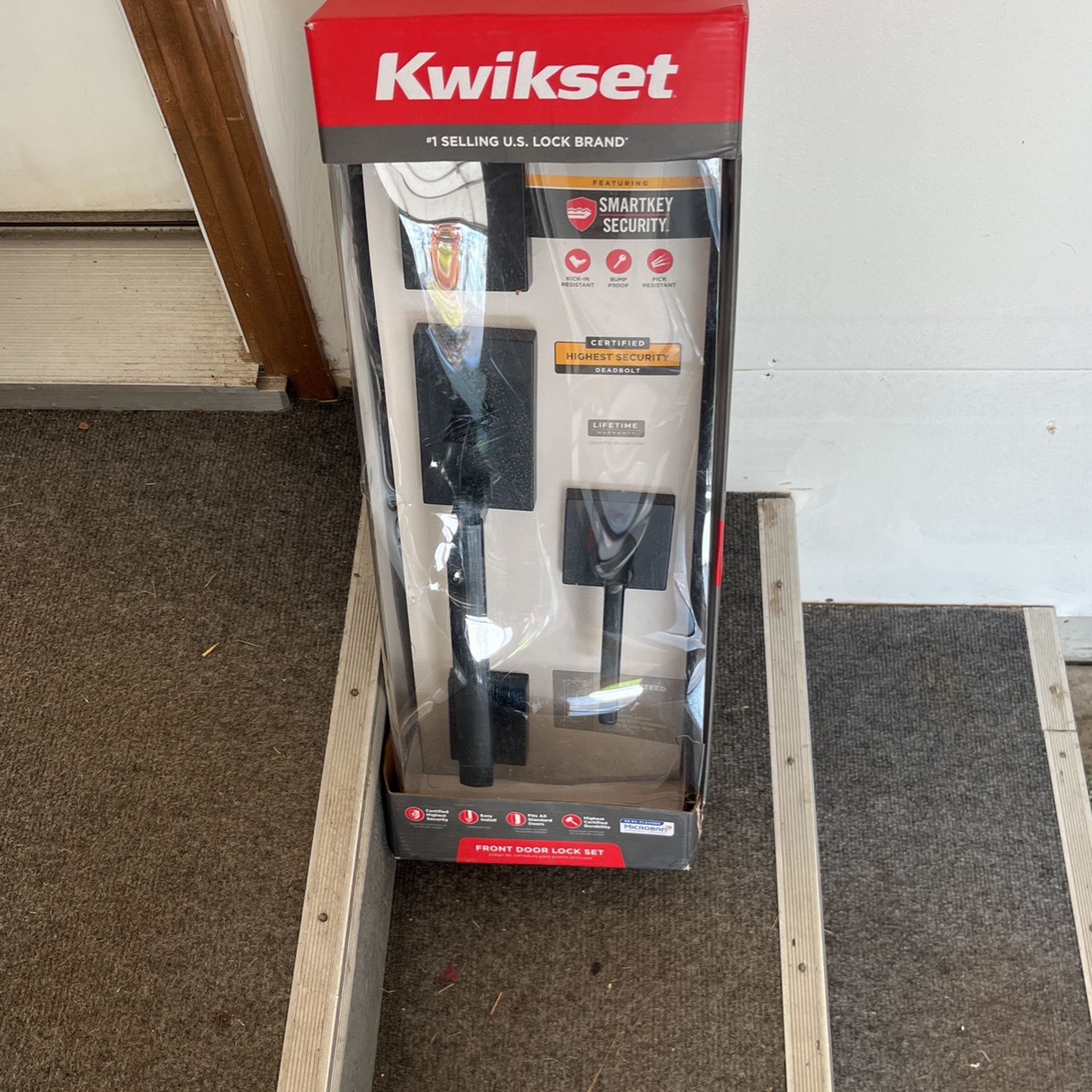 New Kwikset Signature Series Front Door Lock